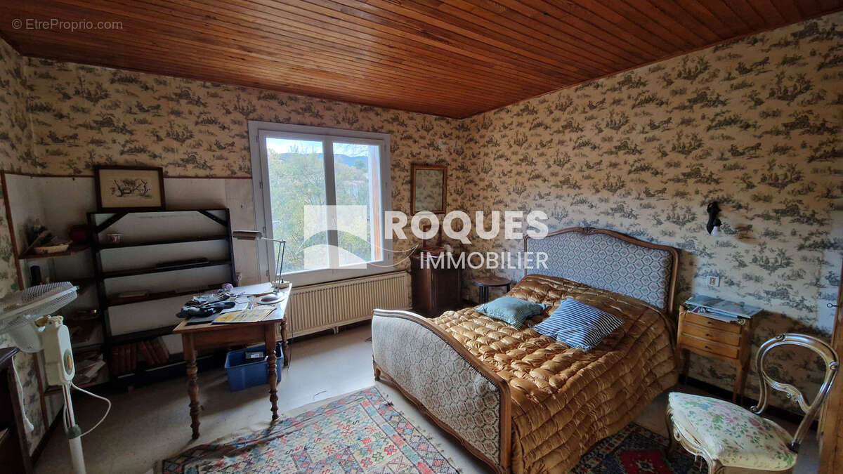 A VENDRE, proche Lodève, ensemble immobilier en pierre d'une surface totale de 995 m2 sur 3008 m2 de terrain - photo 8