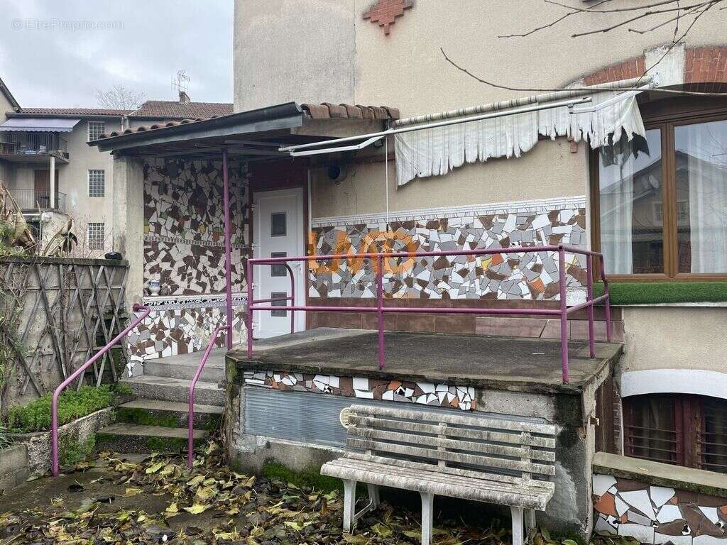 Maison à DECAZEVILLE