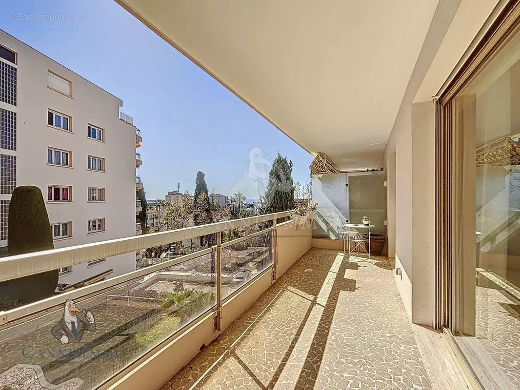 Appartement à LE CANNET