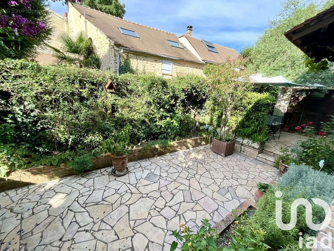 Photo 2 - Maison à SAINT-GERMAIN-LES-ARPAJON