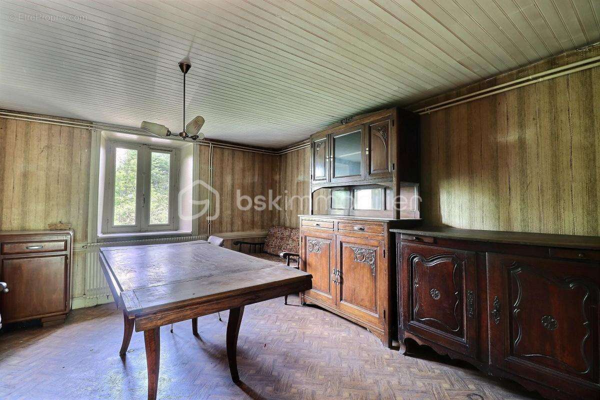 Maison à CELLES-SUR-DUROLLE