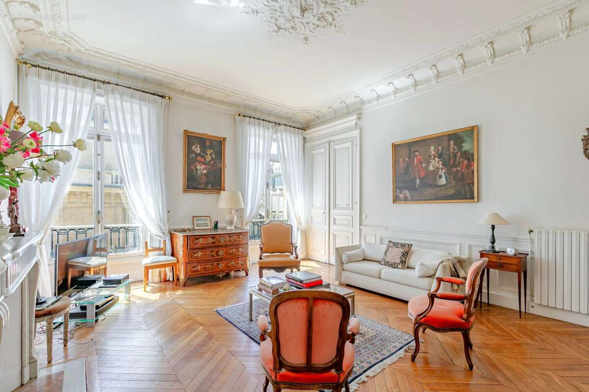 Monceau.  Appartement  lumineux de 4 pièces de 117m² en étage élevé. - photo 6