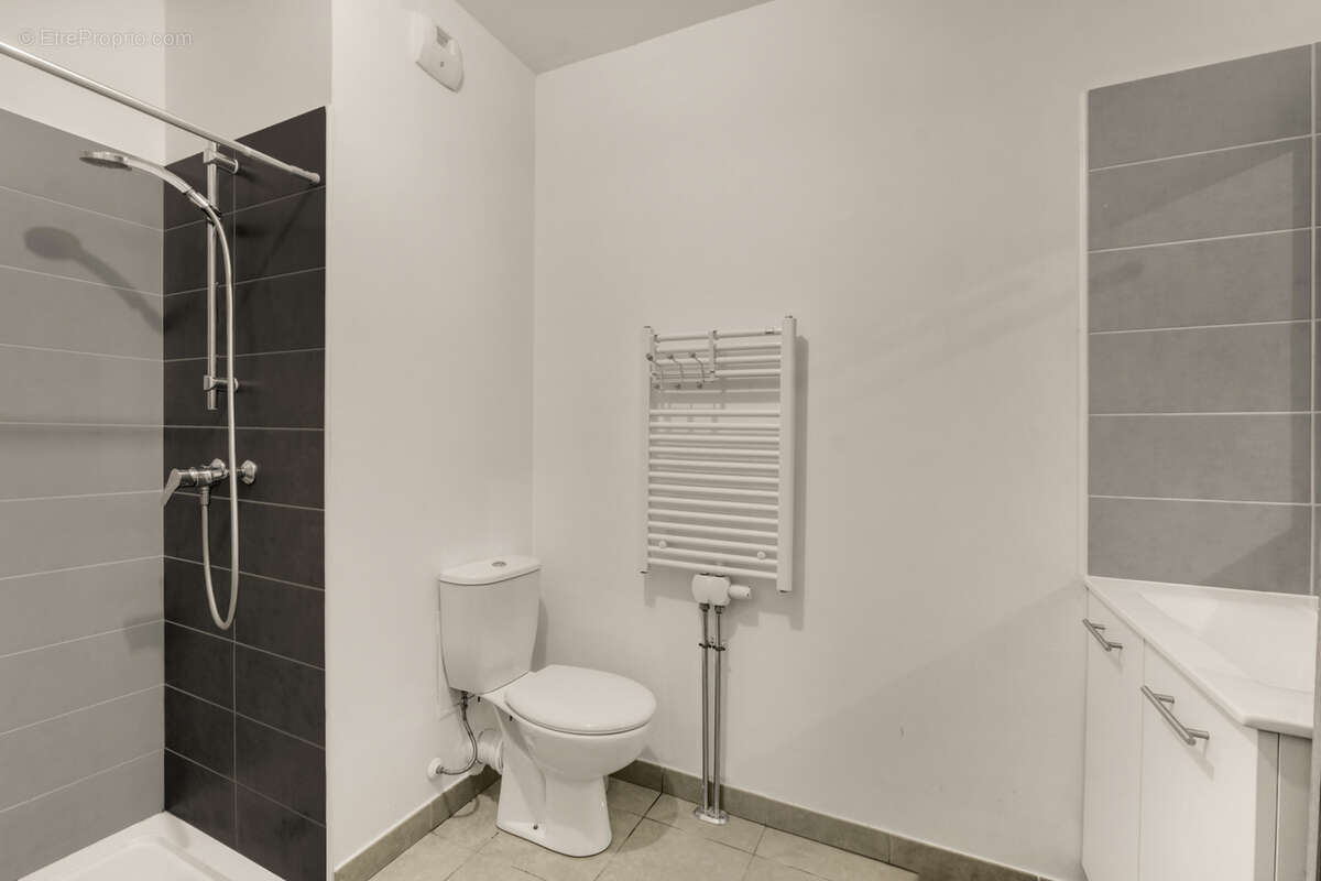 Appartement à BEAUZELLE