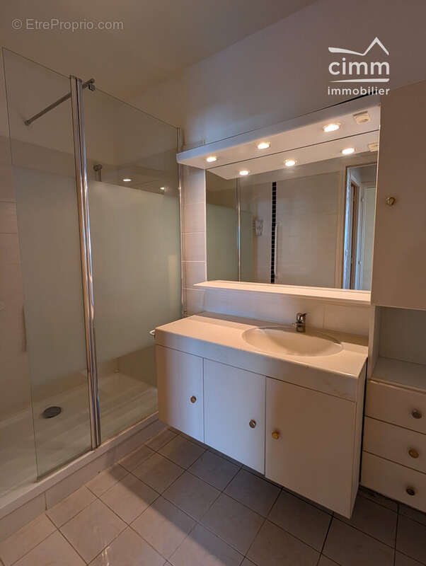 Appartement 72 m² à Echirolles  - photo 4