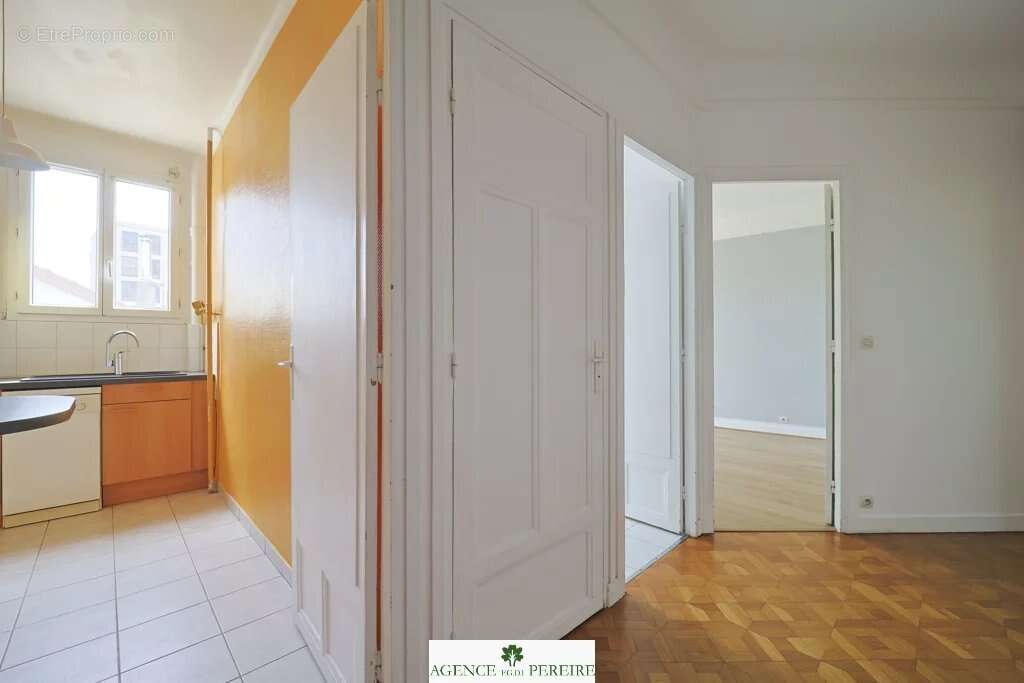 Appartement à LA GARENNE-COLOMBES