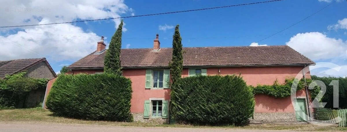 Maison à AUNAY-EN-BAZOIS