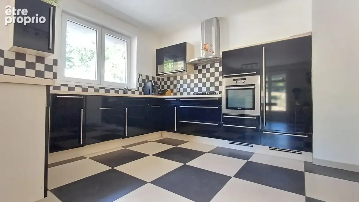 Chagey   maison familiale t7 de 165 m2   5 chambres   sous-sol complet   environnement verdoyant - photo 6