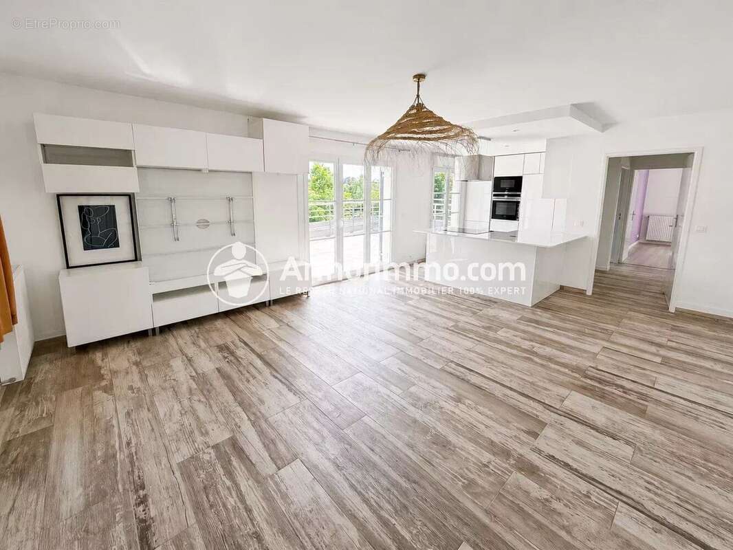 Appartement à SAINT-PIERRE-DU-PERRAY