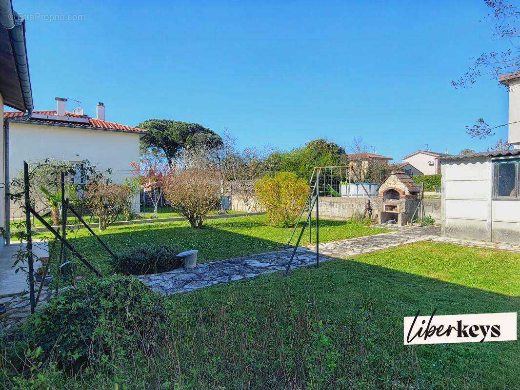 Maison à BRUGUIERES