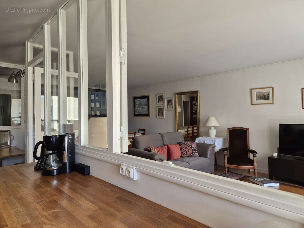 Appartement à LA GARENNE-COLOMBES