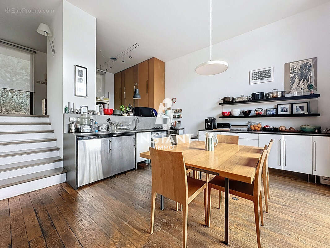Appartement à CHARENTON-LE-PONT