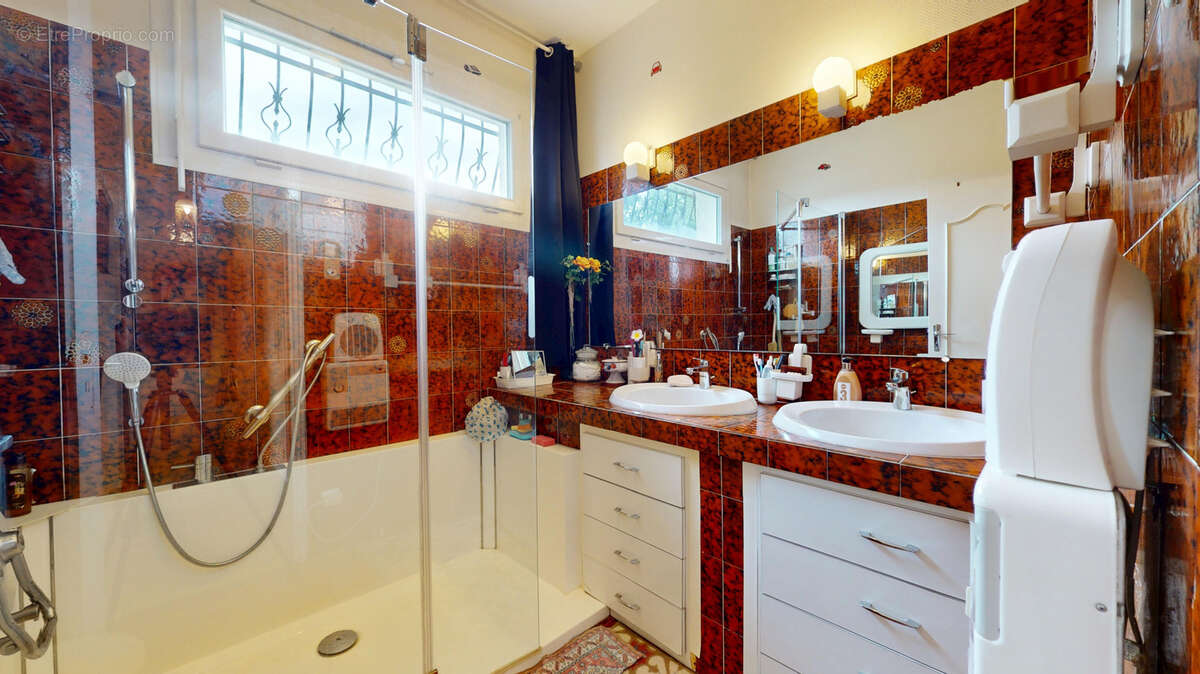 Maison à LA SALVETAT-SAINT-GILLES