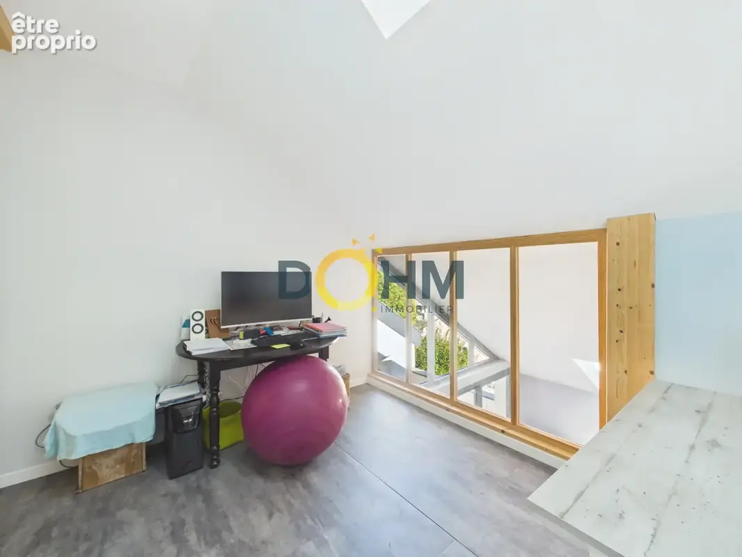 Centre-ville d'Yssingeaux - Duplex de 80,62 m2 avec terrasse, cave et place de stationnement. - photo 14