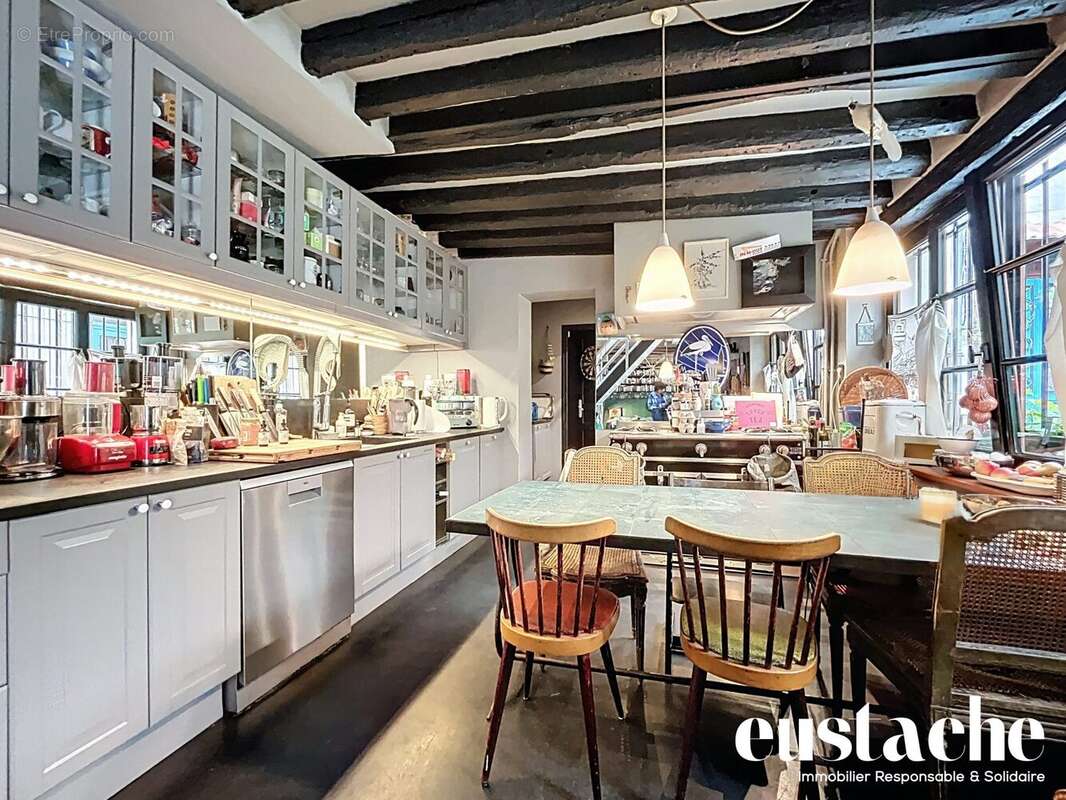 Appartement à PARIS-11E