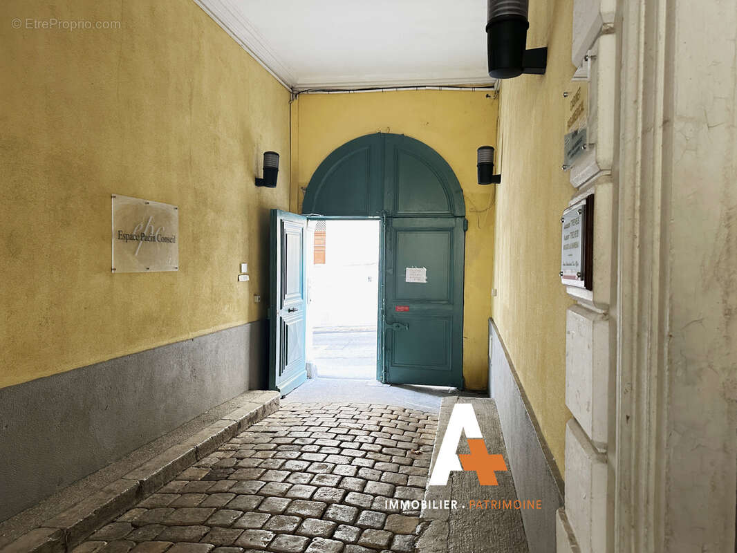 Commerce à MARSEILLE-6E