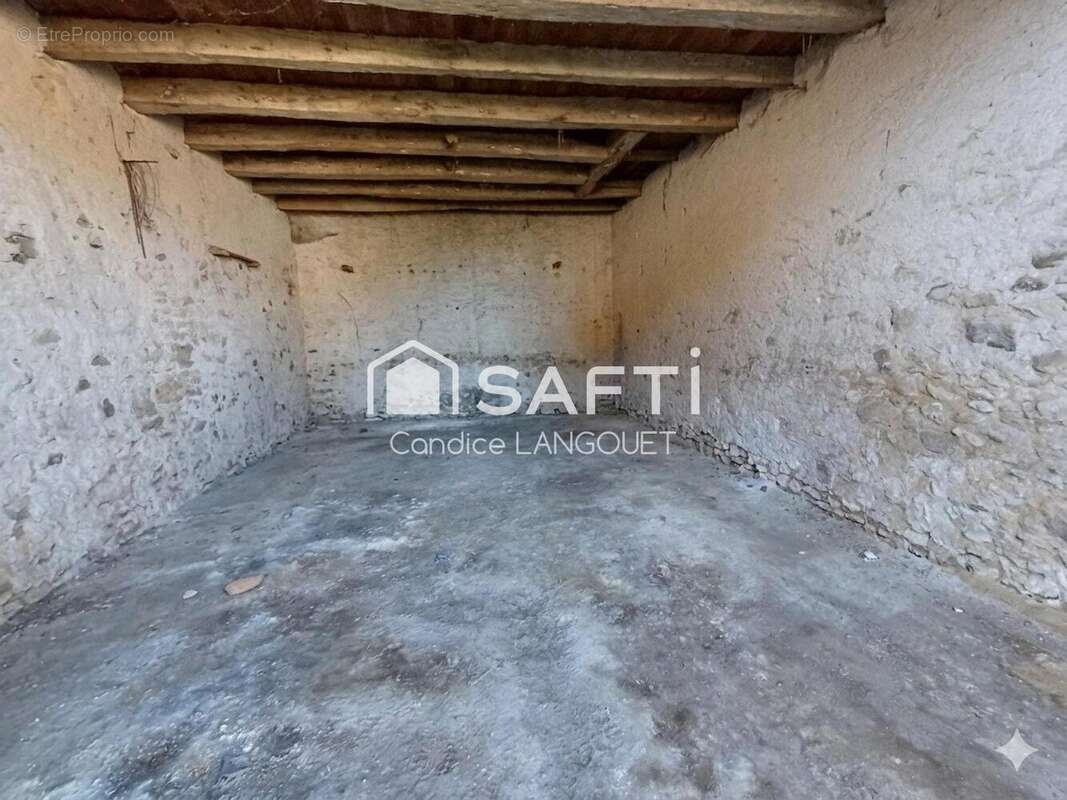 Photo 3 - Parking à SUBLAINES