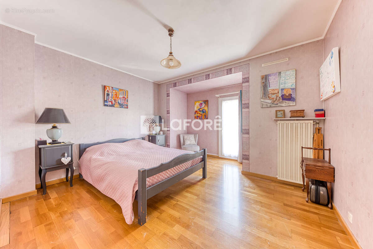 Appartement à EMERAINVILLE