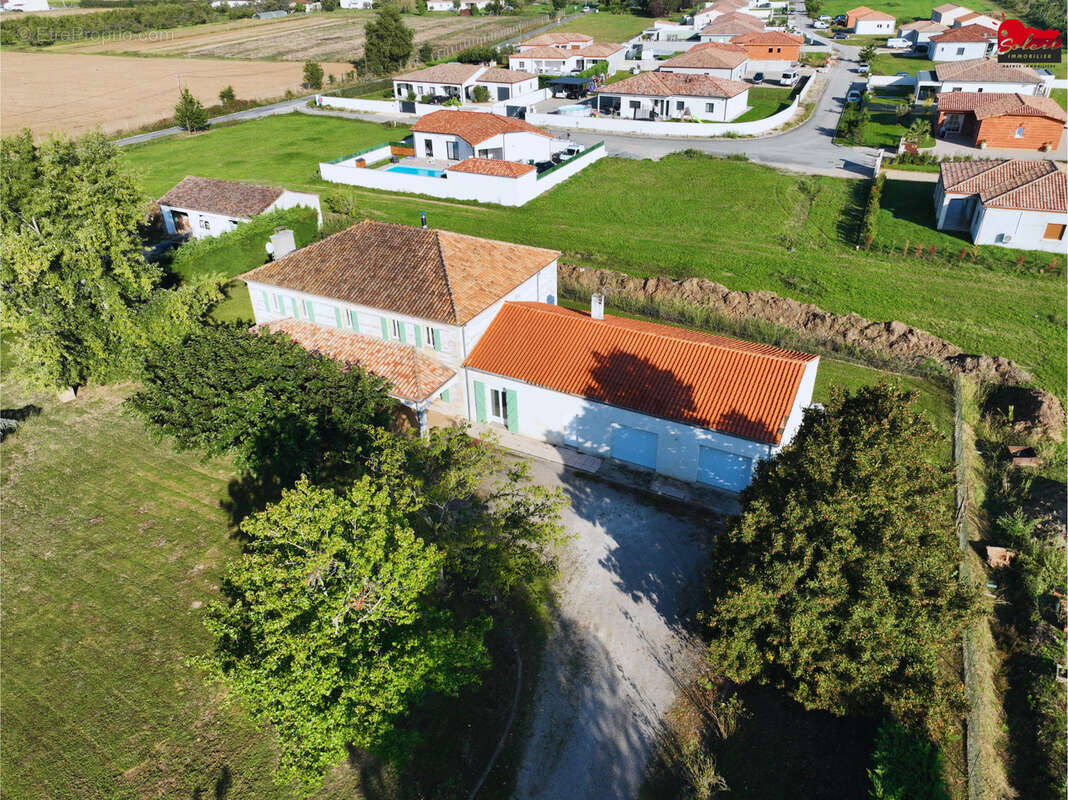 Maison à SAINTE-LIVRADE-SUR-LOT