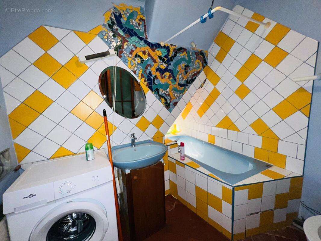 Maison à SAINT-CHAMAS