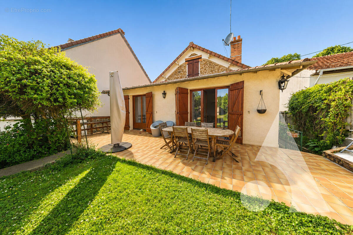 Maison à CORBEIL-ESSONNES