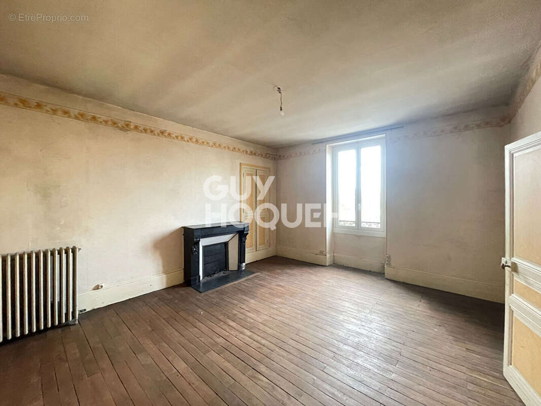 Maison à SAINT-DOULCHARD