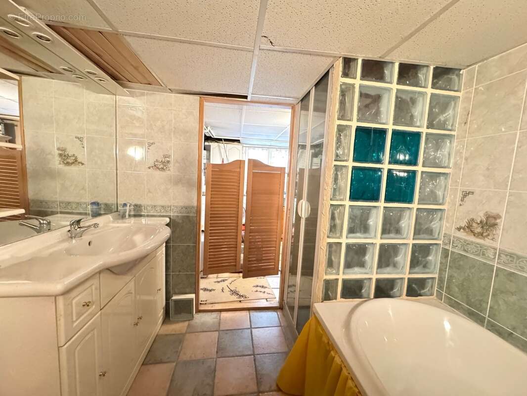 Belle maison familiale non mitoyenne 6 pièces à vendre - 120 m² avec jardin et garage - AULNAY SOUS BOIS 12 minutes de Paris - photo 17