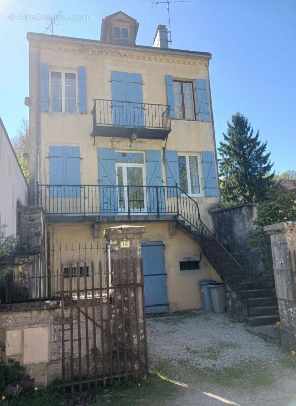 Maison à MACORNAY