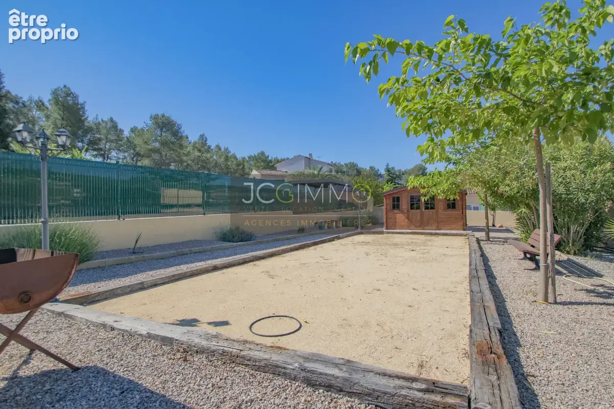 Villa T5 et son T2 indépendant, piscine, garage 215 m2 habitables sur un terrain de 2800 m2 - photo 25