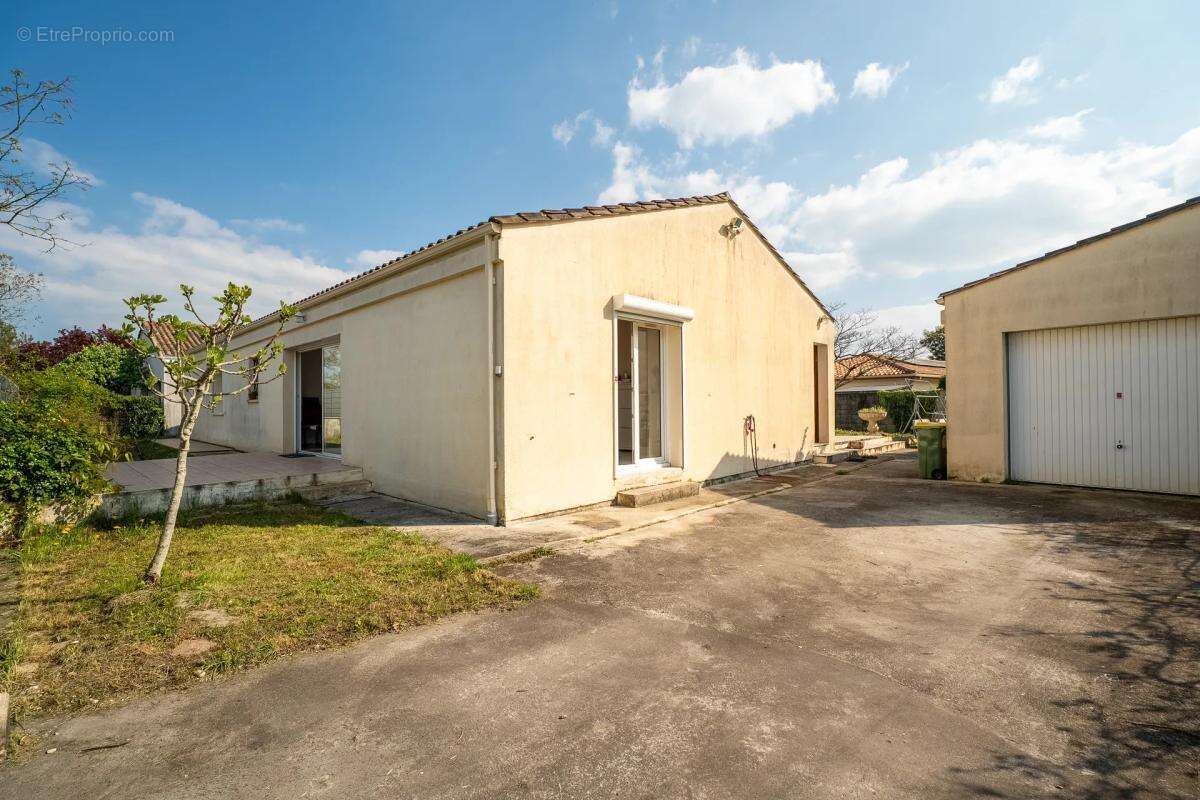 Maison à BLANQUEFORT