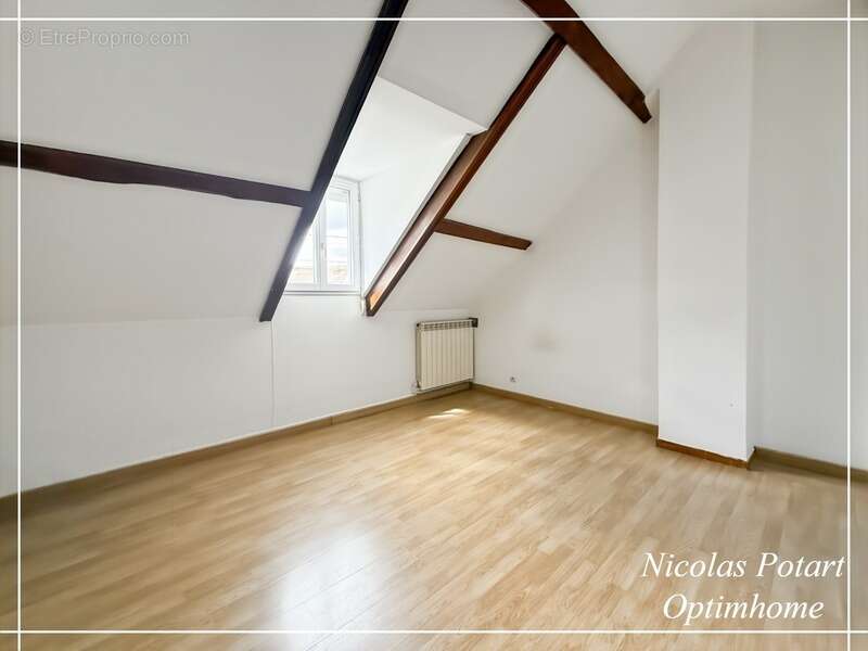Maison 4 pièces avec cour, préau et bureau – Centre de Lacroix-Saint-Ouen - photo 11