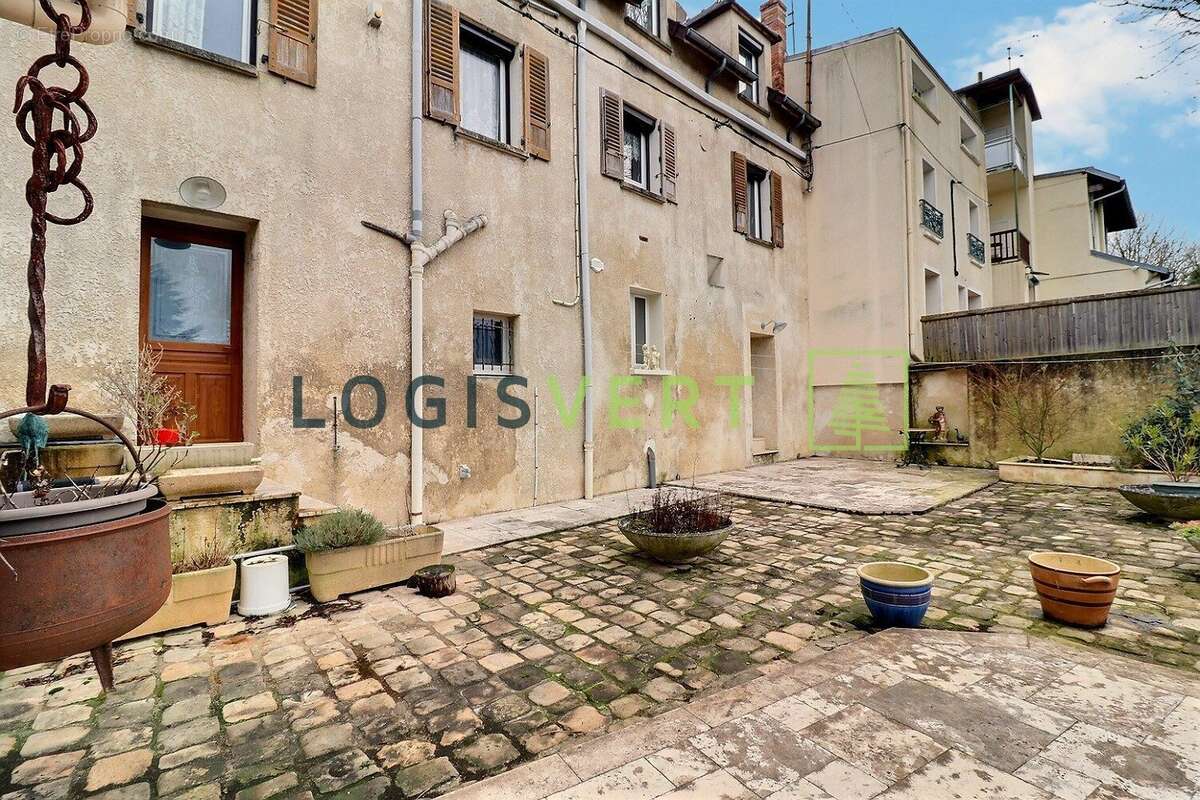 Appartement à BIEVRES