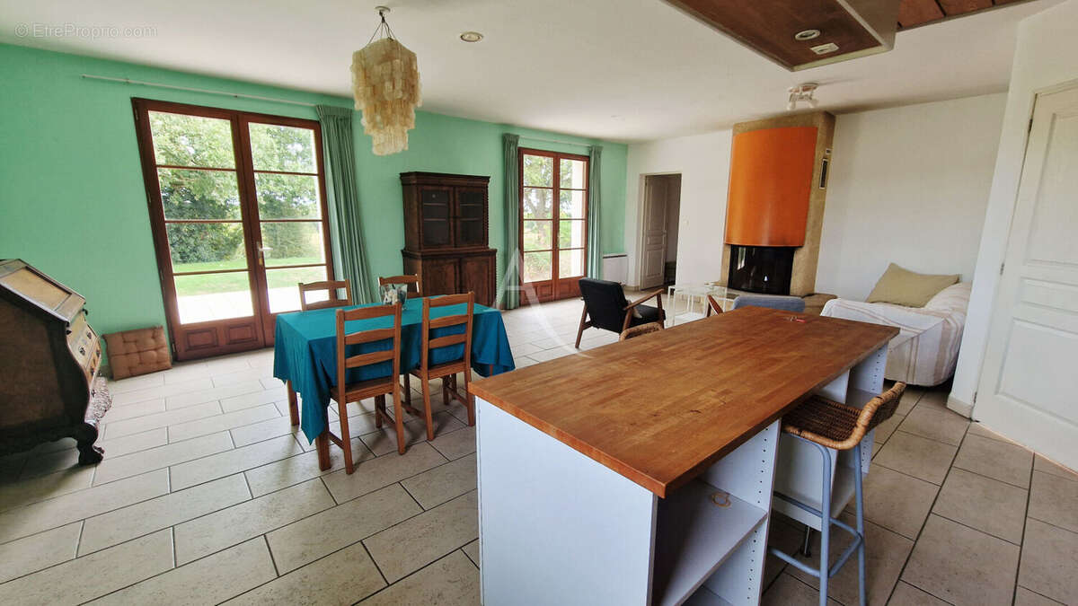 Maison à TALMONT-SAINT-HILAIRE