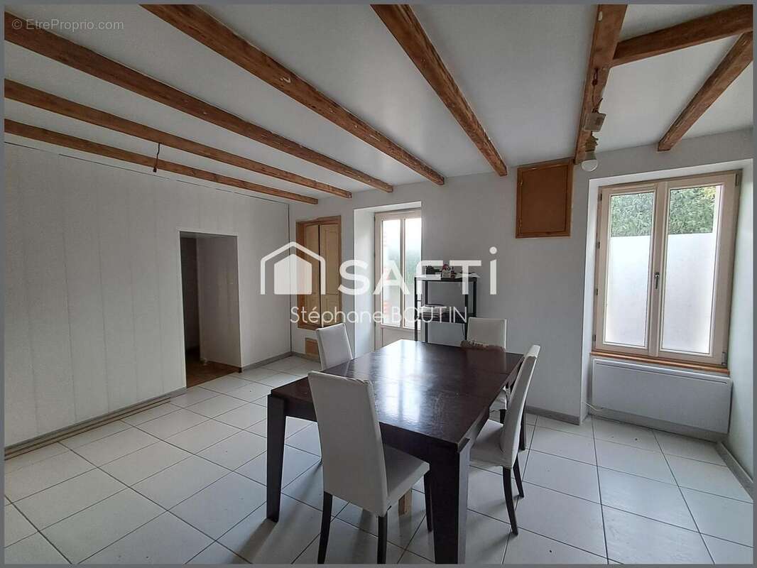 Photo 3 - Maison à BAZOGES-EN-PAREDS