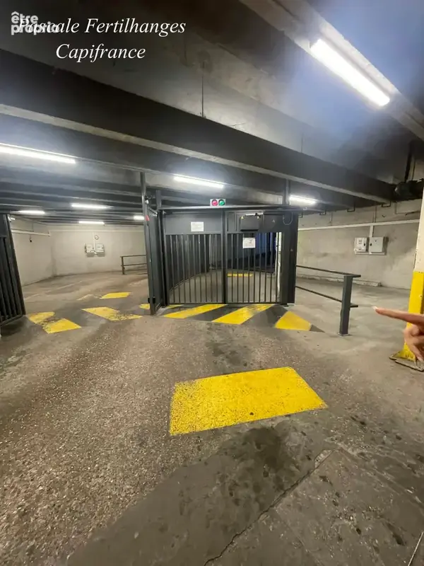 Parking à PARIS-13E