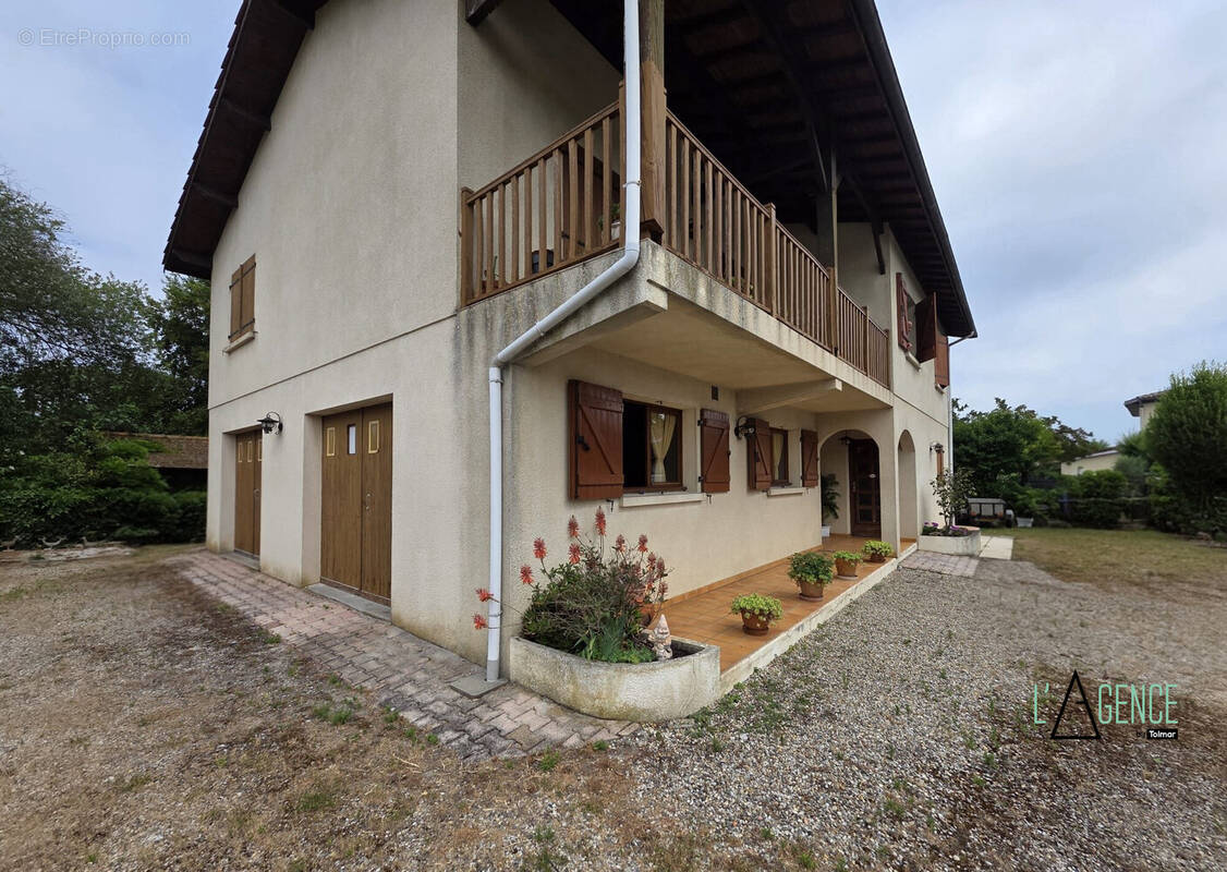 Maison 140 m² à Merignac  - photo 3