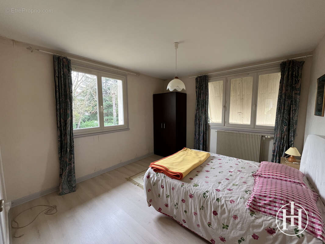 Maison à SAINT-AMAND-MONTROND