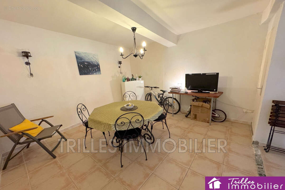 Maison à SAINT-LAURENT-DE-LA-SALANQUE