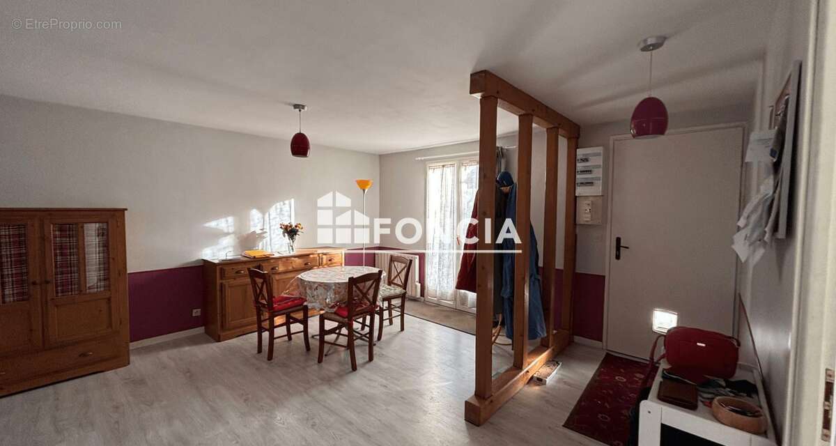 Maison à BLANZAC-LES-MATHA