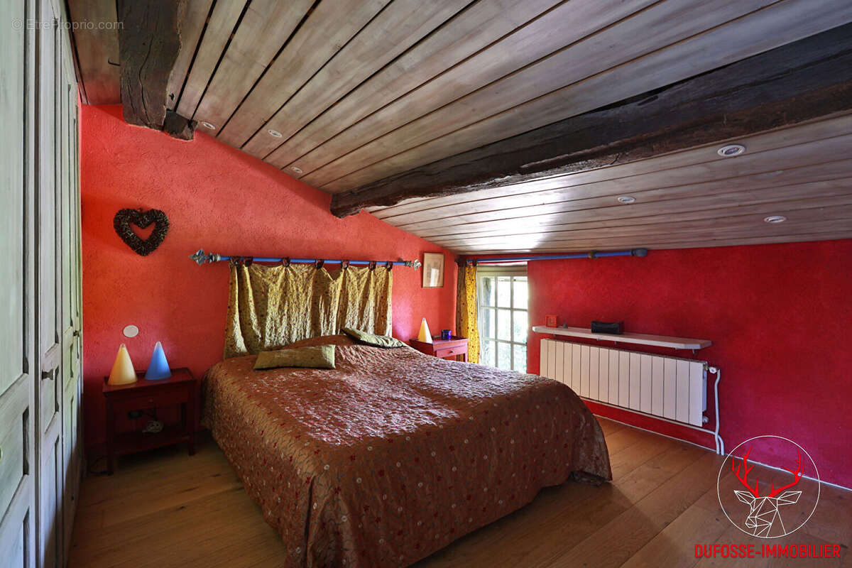 Maison à LA TOUR-DE-SALVAGNY