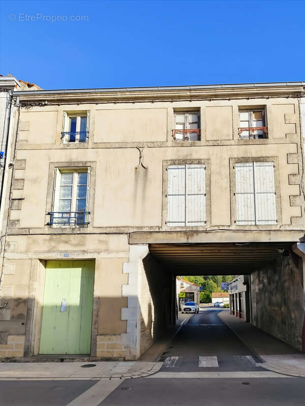 Appartement à BRIOUX-SUR-BOUTONNE