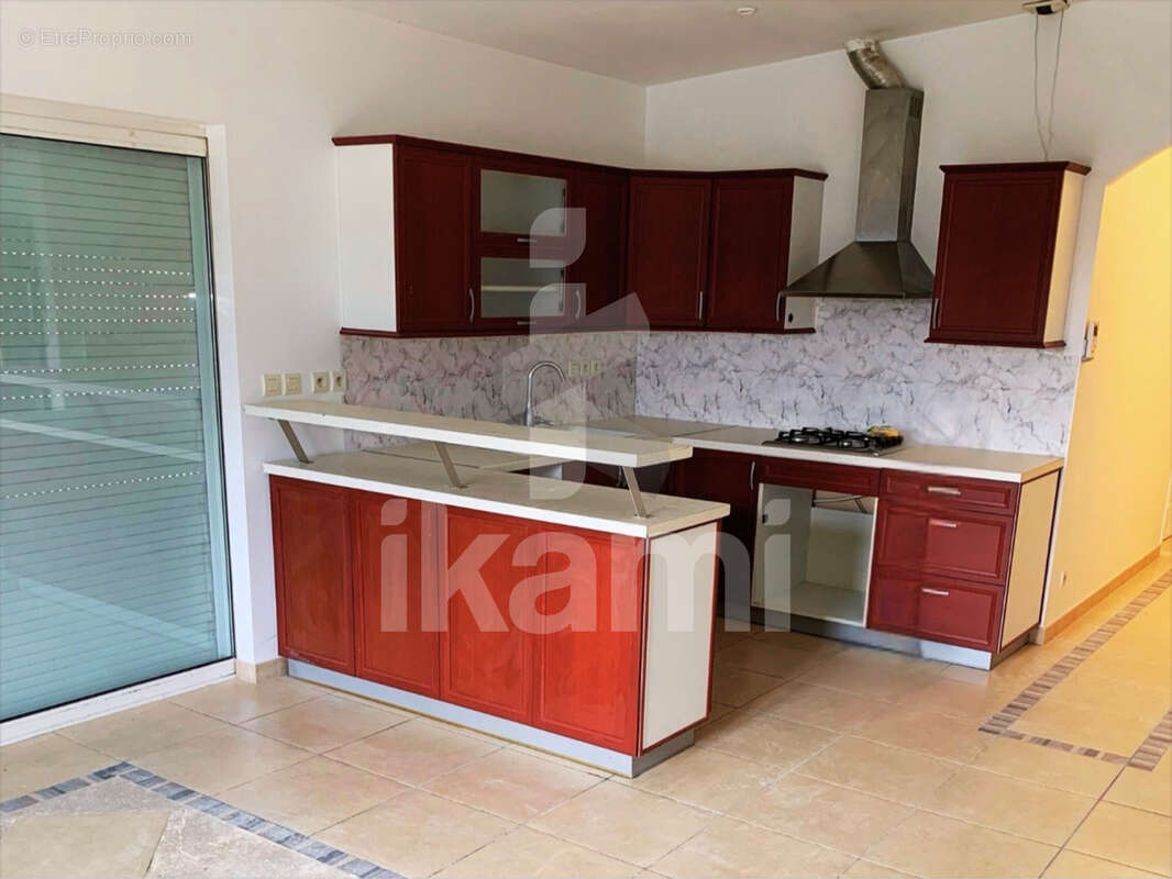 Commerce à MOURS-SAINT-EUSEBE