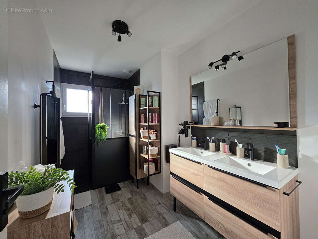 Maison à BREUIL-MAGNE