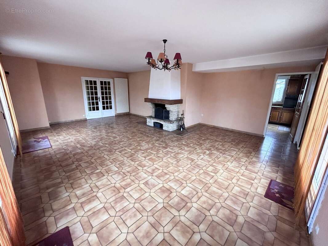 Maison à VARENNES-SUR-SEINE