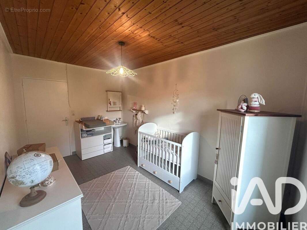 Maison 131 m² à La Chapelle-Hermier  - photo 9