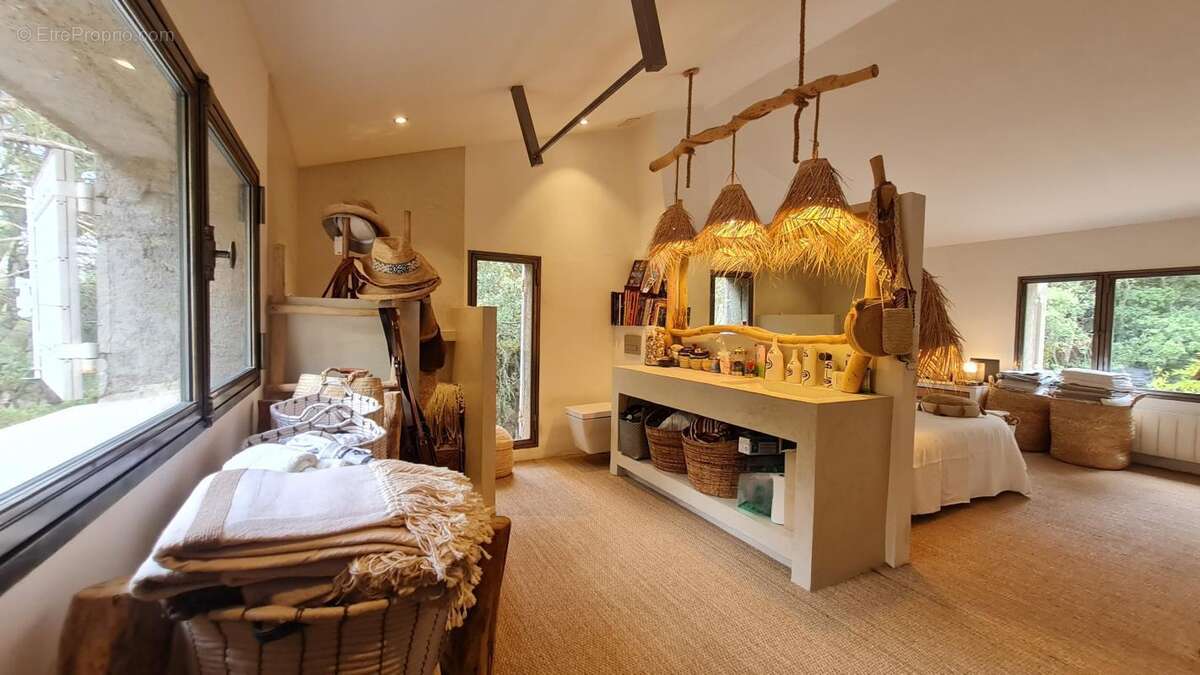 Maison à VILLENEUVE-LES-AVIGNON