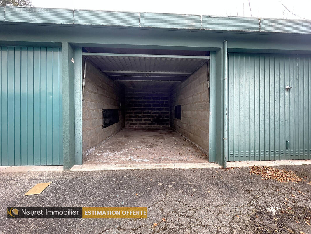 Parking à SAINT-ETIENNE