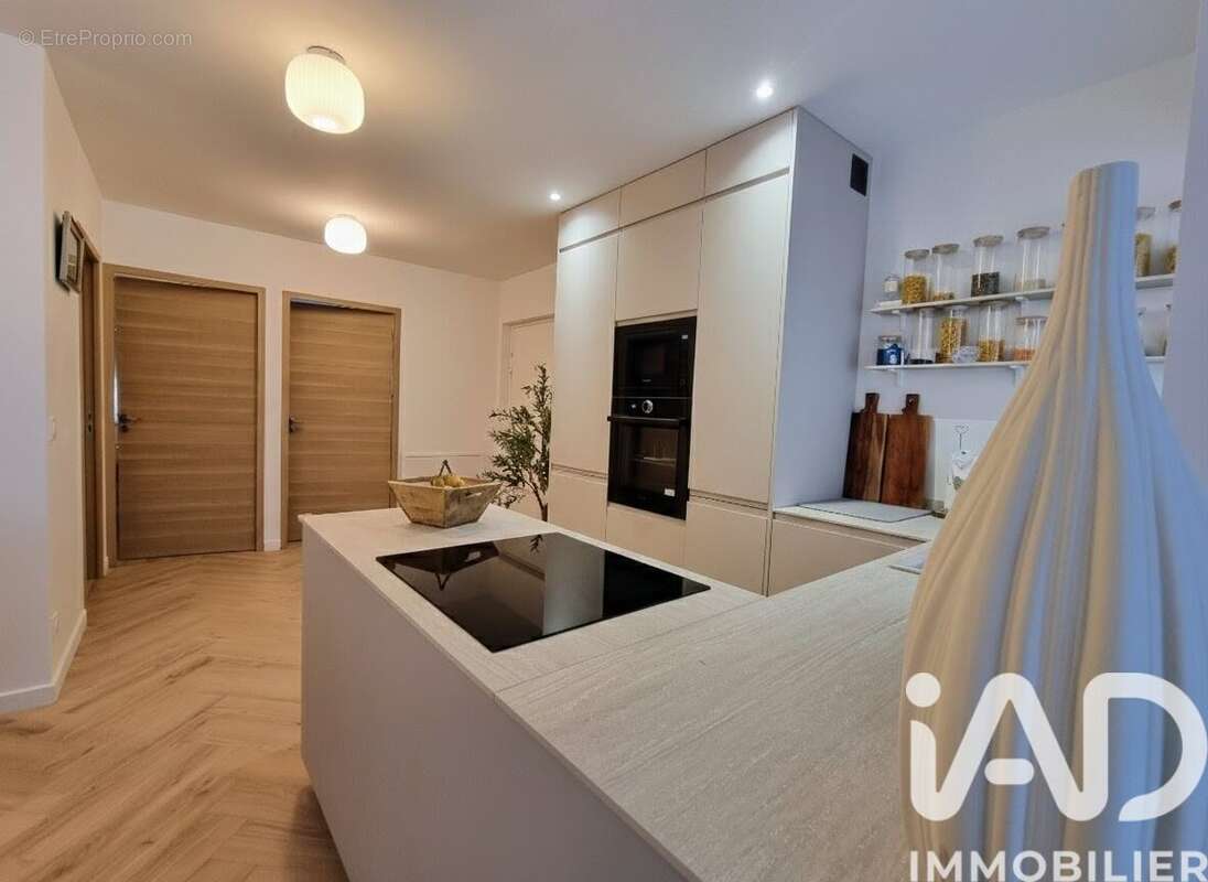 Photo 4 - Appartement à COURBEVOIE