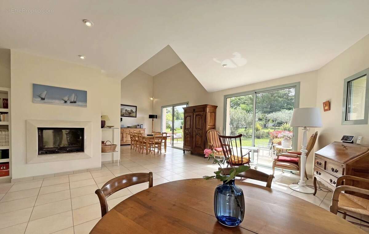 Maison à L'ISLE-SUR-LA-SORGUE