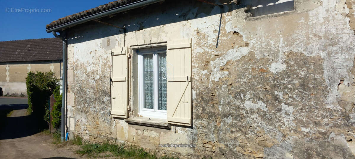 Maison à LENCLOITRE