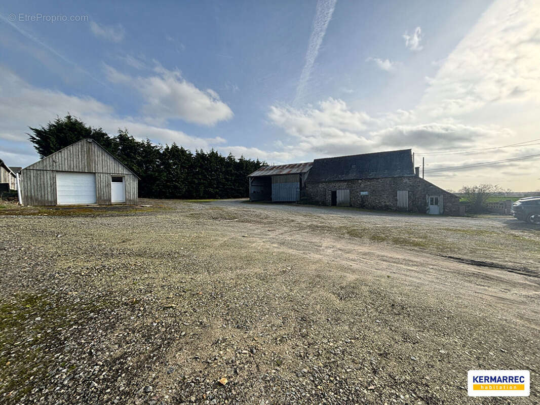 Maison à ARGENTRE-DU-PLESSIS